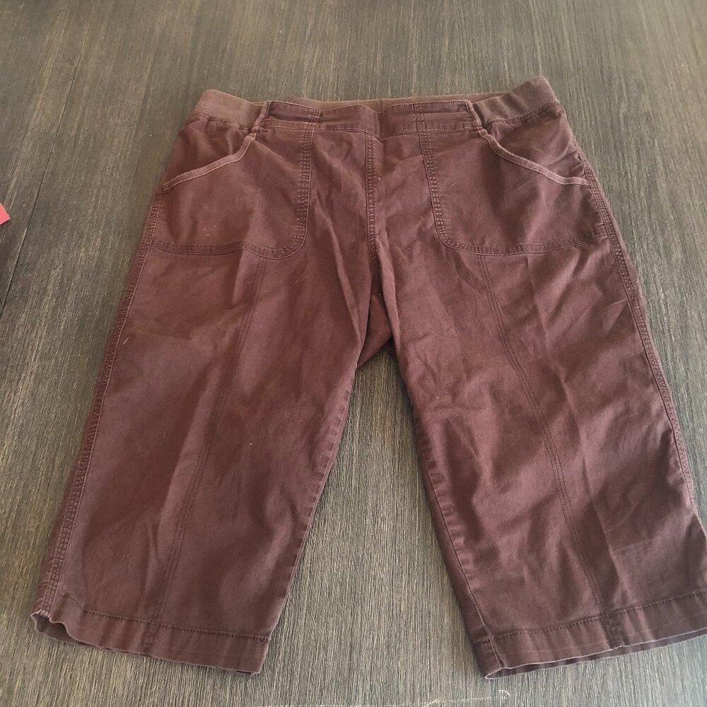 Women's capris